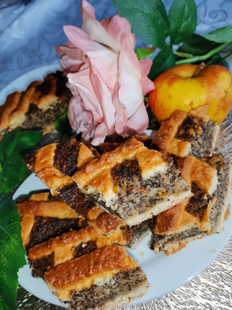 Makowiec z jabłkami na cieście Makowiec z jabłkami na cieście