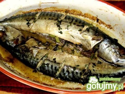 Makrela pieczona z selerem i rozmarynem Makrela pieczona z selerem i rozmarynem