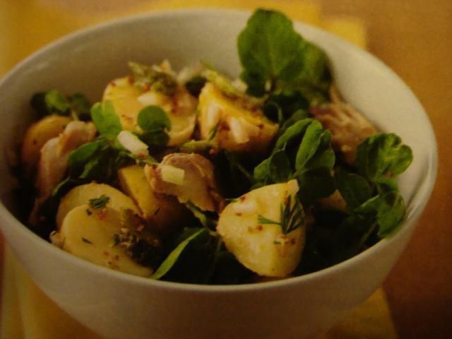 Makrela z salatka ziemniaczana Makrela z salatka ziemniaczana