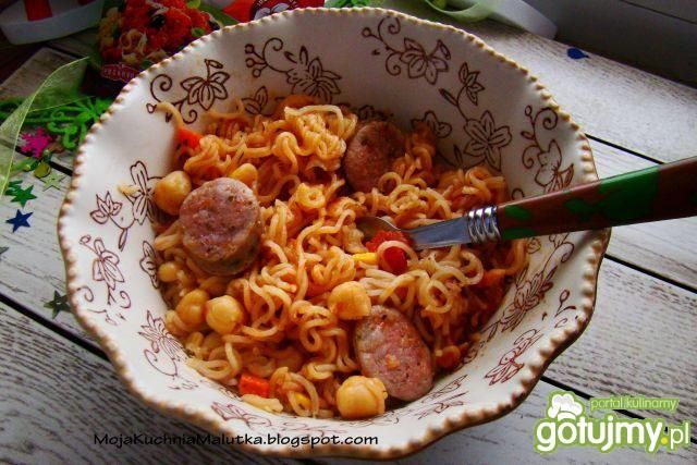 Makron chiński z cieciorką  Makron chiński z cieciorką