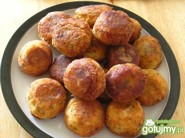 Małe kulki rybno-ziemniaczane Małe kulki rybno-ziemniaczane