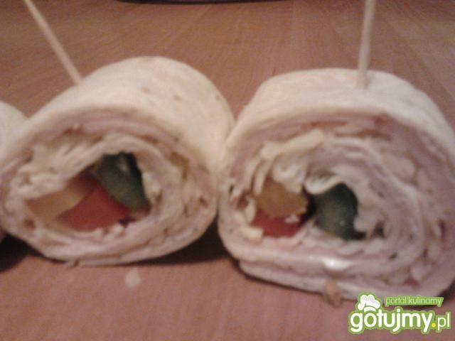 Małe roladki z tortilli Małe roladki z tortilli