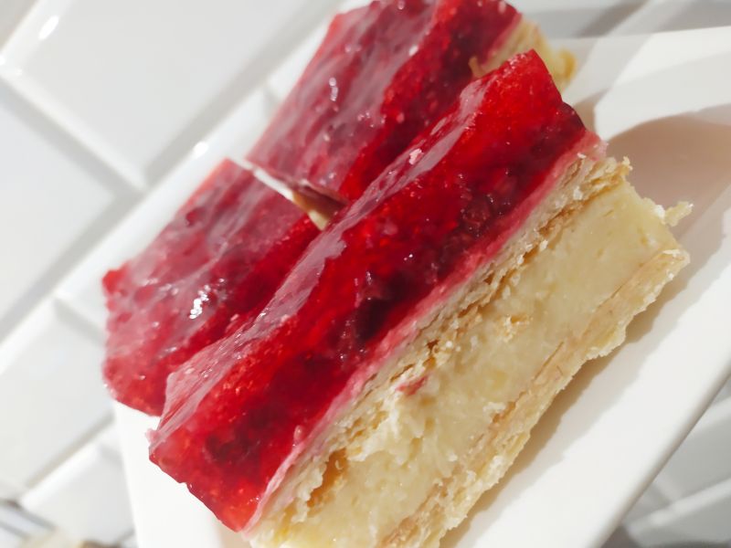 Malinowa kremówka Malinowa kremówka