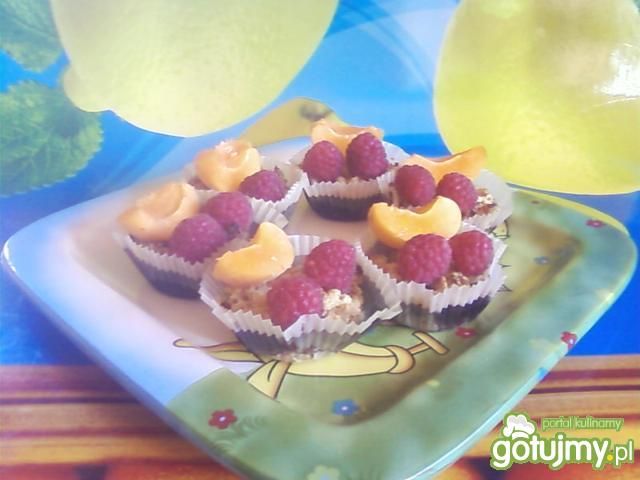 Malinowe babeczki z kruszonki.