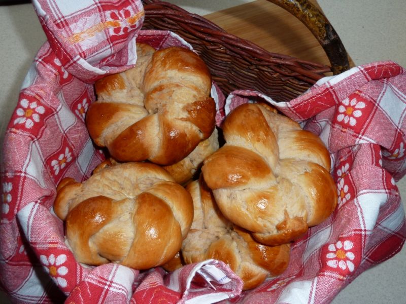 Malinowe bułeczki - plecione gniazdka Malinowe bułeczki - plecione gniazdka
