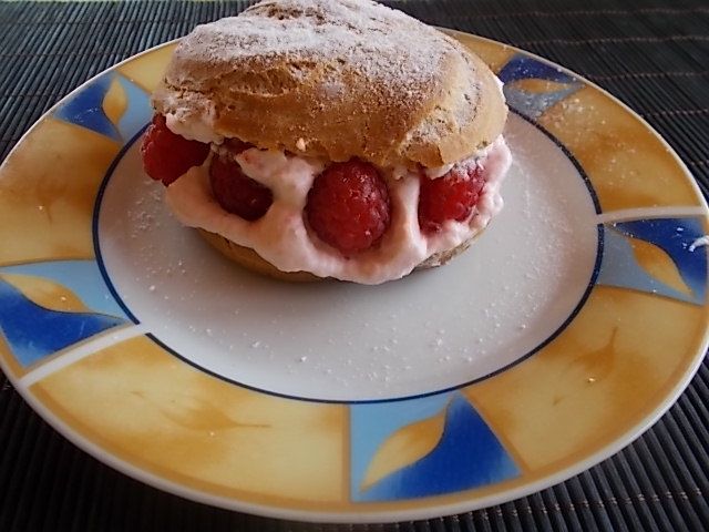 Malinowe ptysie  Malinowe ptysie