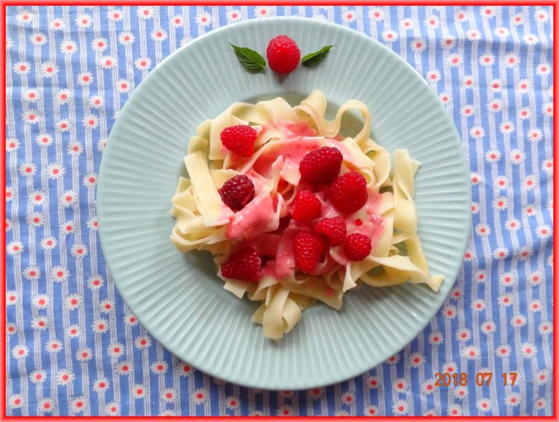 Malinowe tagliatelle