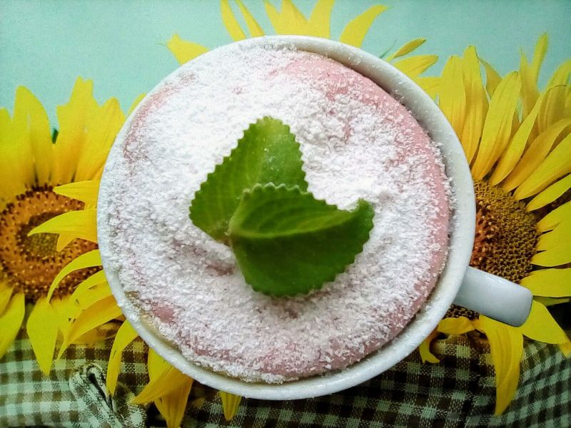 Malinowo - budyniowa babeczka z kubeczka