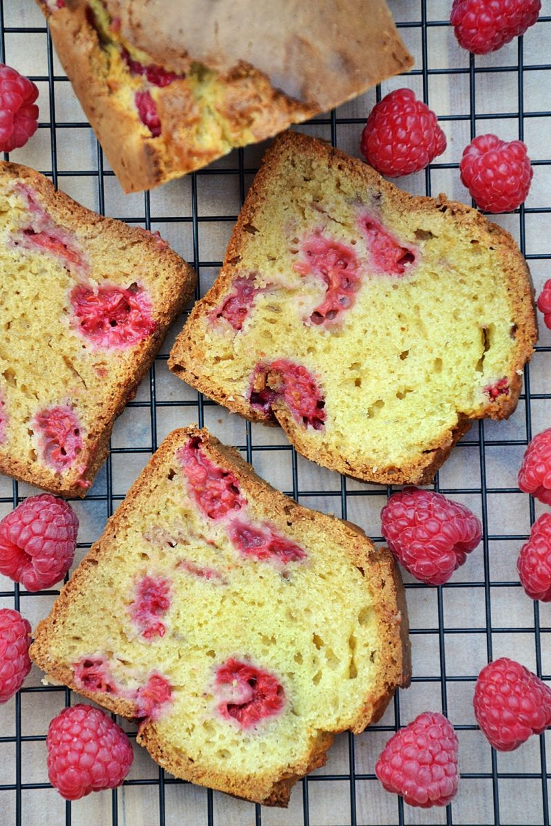 Malinowy chlebek na kefirze