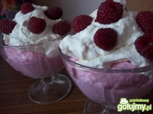 Malinowy deser z mascarpone 3
