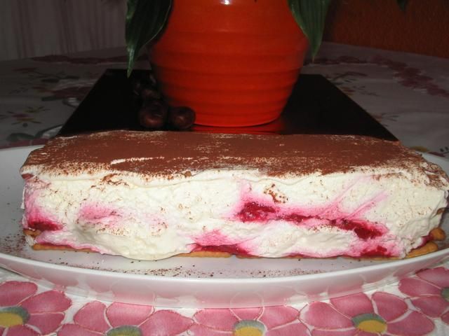 Malinowy deser z mascarpone