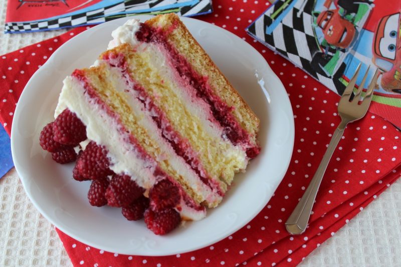 Malinowy tort dla sześciolatka Malinowy tort dla sześciolatka