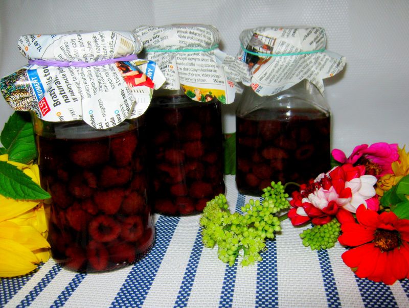 Maliny w słoikach Maliny w słoikach