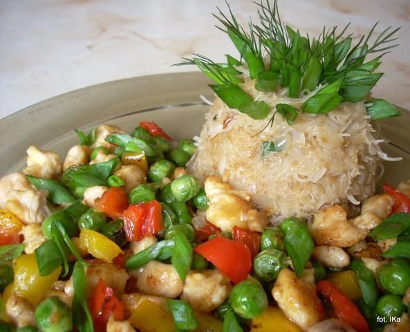 Małpiszonowy kurczak z makaronem Małpiszonowy kurczak z makaronem