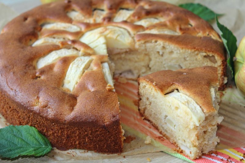 Marcepanowe ciasto z jabłkami Marcepanowe ciasto z jabłkami