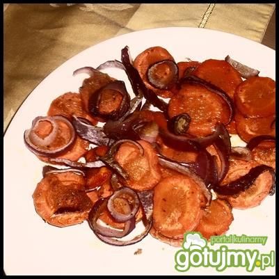 Marchew zapiekana z cebulą w sosie kmink Marchew zapiekana z cebulą w sosie kmink