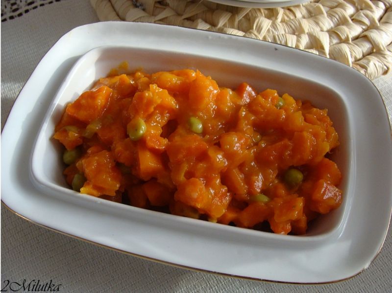 Marchewka duszona z groszkiem Marchewka duszona z groszkiem