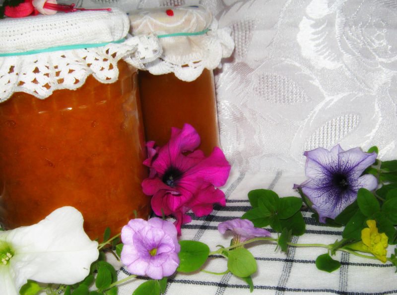 Marchewka, jabłka i dynia do słoika z odzysku Marchewka, jabłka i dynia do słoika z odzysku