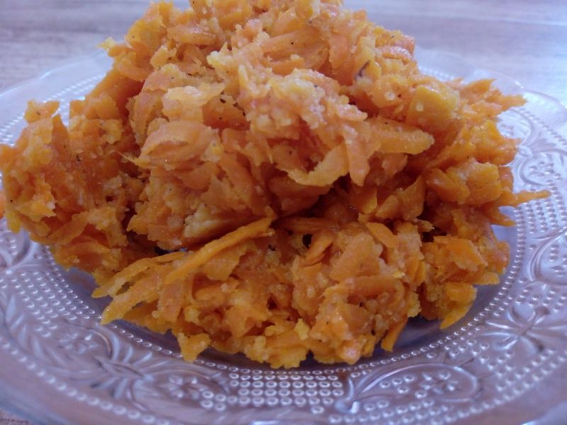 Marchewka na ciepło z bułką tartą