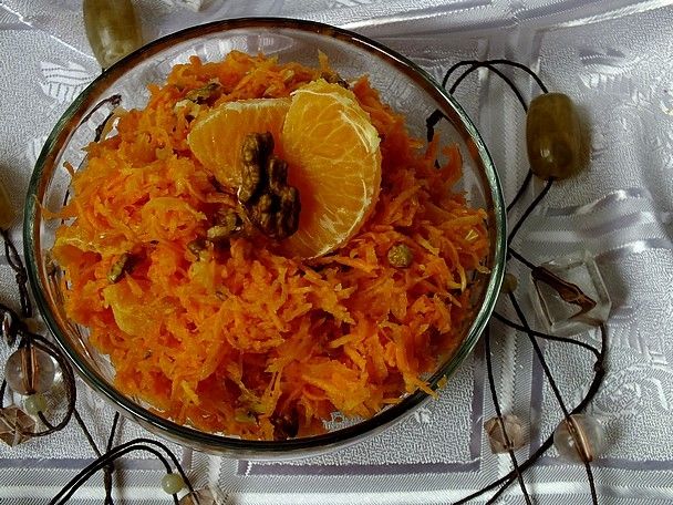 Marchewka na słodko z orzechami