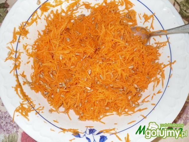 Marchewka na słodko ze słonecznikiem 