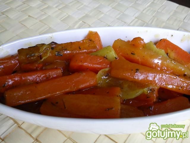 Marchewki w pomarańczowej glazurze