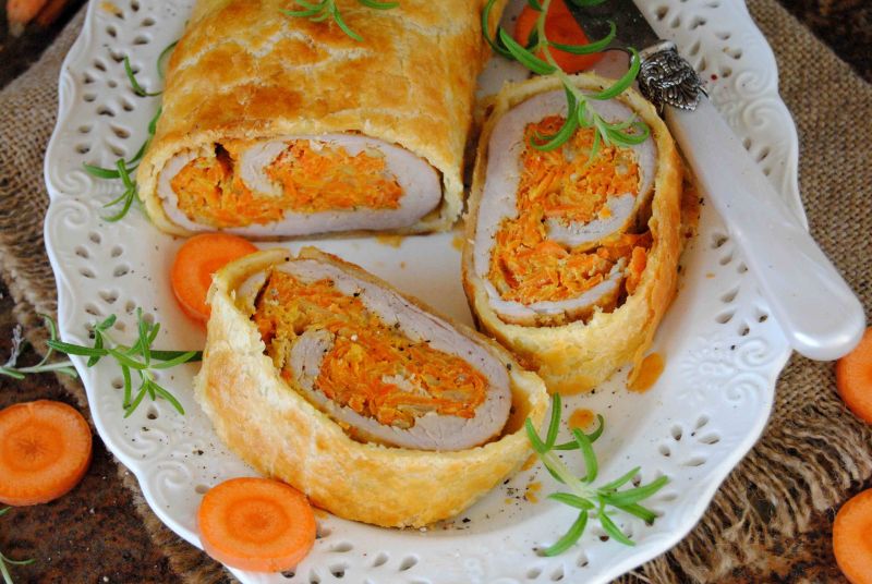 Marchewkowa rolada  w cieście francuskim  Marchewkowa rolada  w cieście francuskim