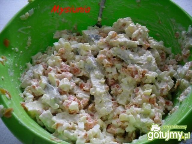 Marchewkowa sałatka śledziowa  Marchewkowa sałatka śledziowa