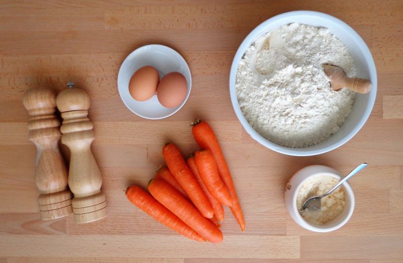 Marchewkowe kluseczki z szałwiowym masełkiem
