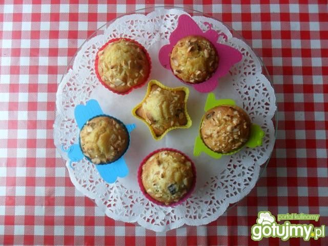 Marchewkowe muffinki z żurawiną  Marchewkowe muffinki z żurawiną