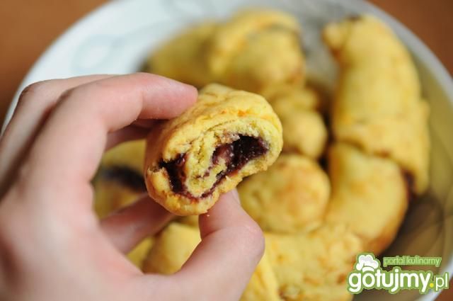 Marchewkowe rogaliki z dżemem