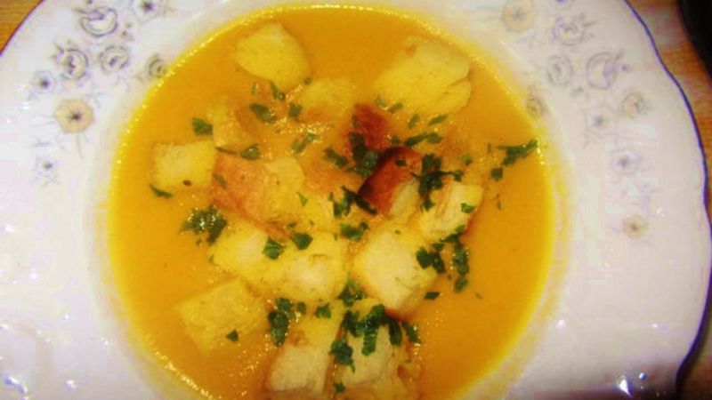 Marchwianka z grzankami Marchwianka z grzankami