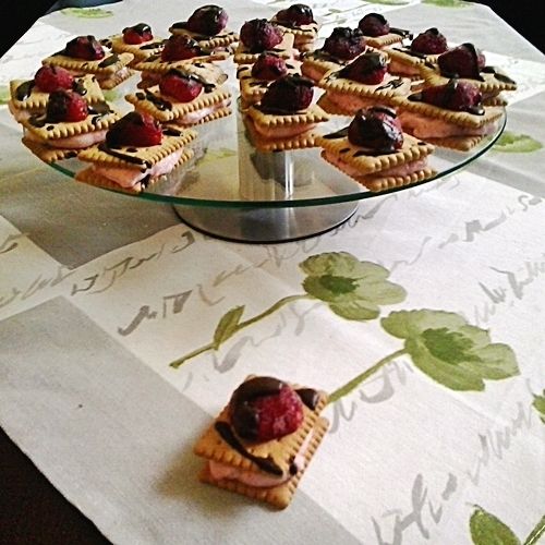 Markizy z galaretką i truskawkami