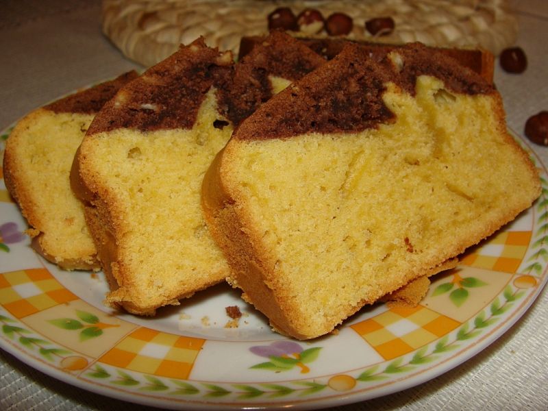 Marmurek z orzechami laskowymi