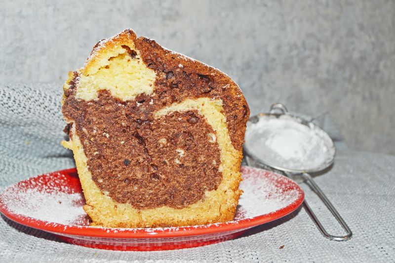Marmurkowa babka (ciasto) z orzechami