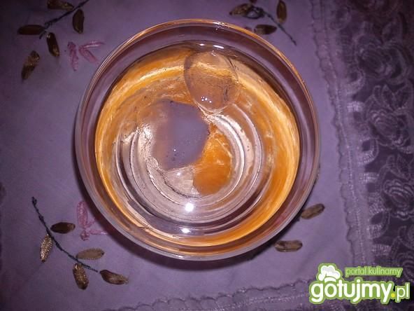 Martini z tonikiem i mandarynką Martini z tonikiem i mandarynką