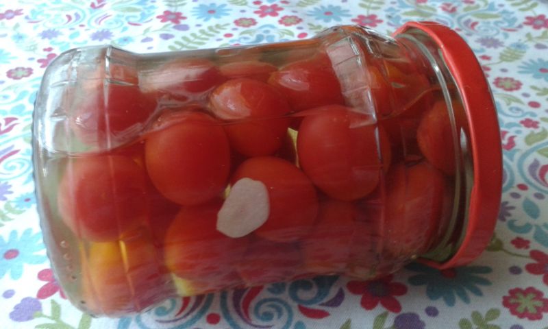 Marynowane pomidorki na ostro