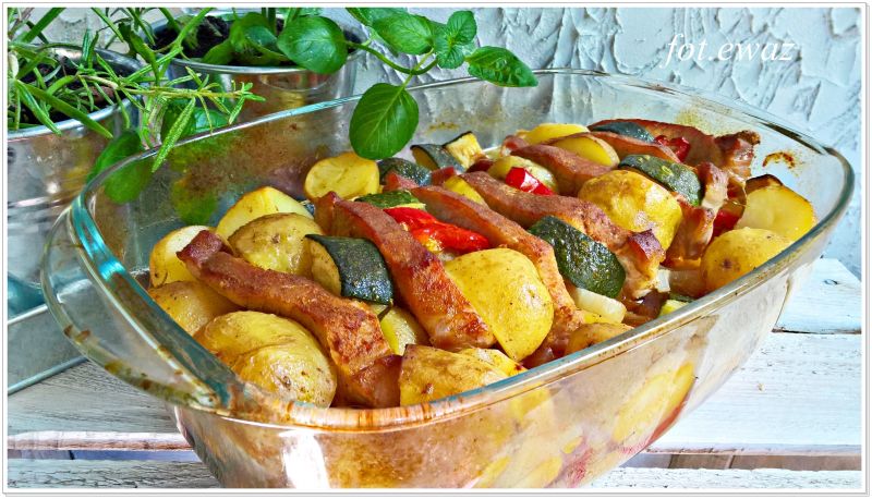 Marynowany schab pieczony w warzywach Marynowany schab pieczony w warzywach