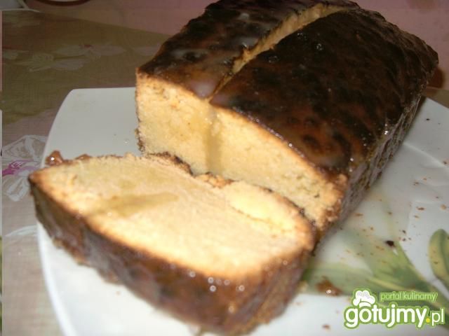 Maślana babka cytrynowa