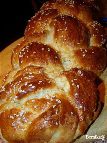 Maślana chałka poszóstnie pleciona