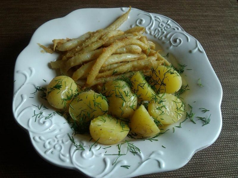 Maślana fasolka szparagowa z bułką tartą Maślana fasolka szparagowa z bułką tartą