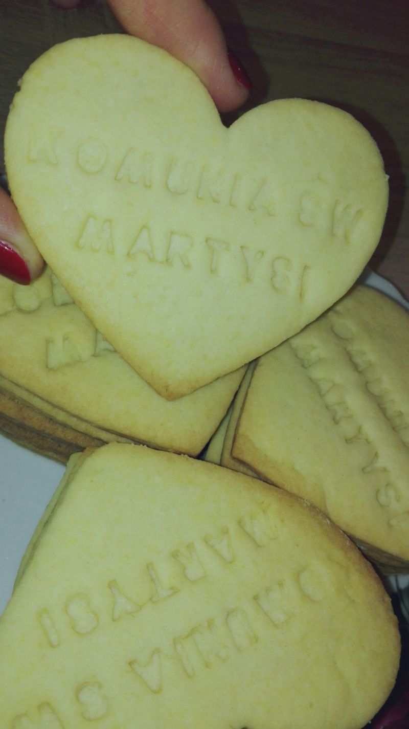 Maślane ciasteczka z napisem