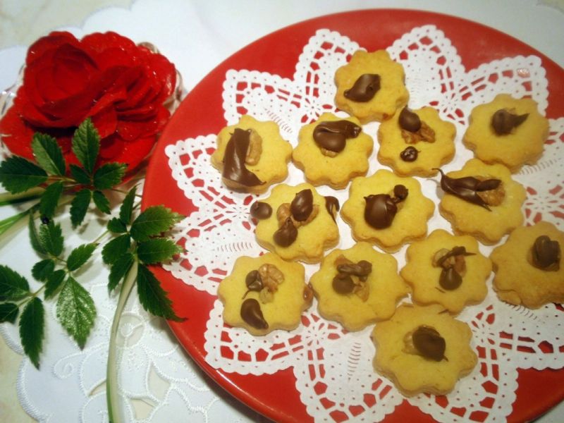 Maślane  ciasteczka z orzechem 