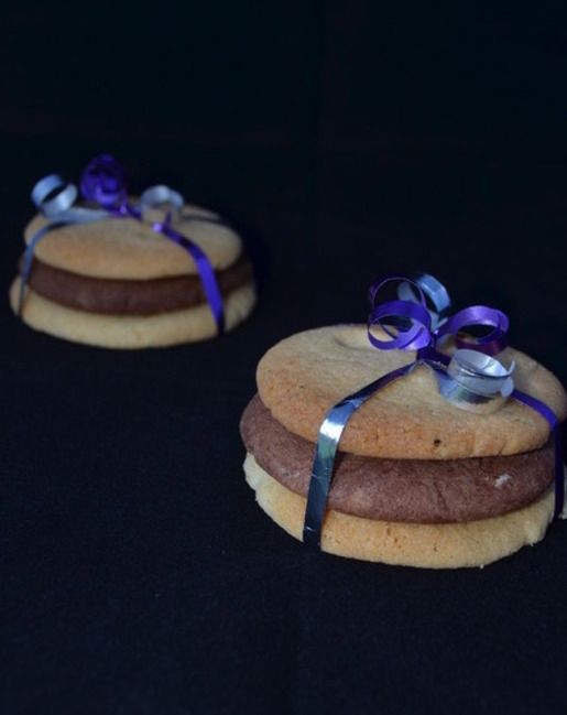 Maślane kruche ciasteczka z wanilią i kakao Maślane kruche ciasteczka z wanilią i kakao