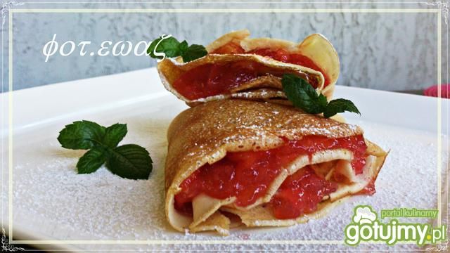 Maślankowe naleśniki z dżemem 