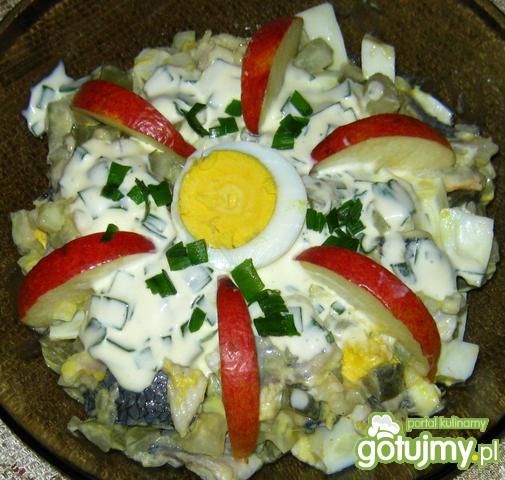 Matiasy w sałatce Matiasy w sałatce