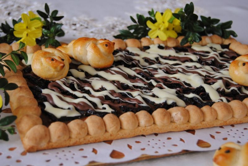 Mazurek kajmakowo-śliwkowy