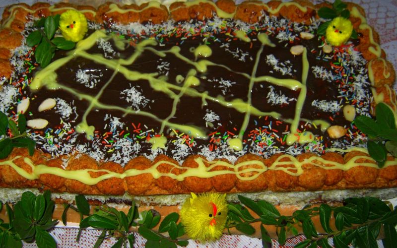 Mazurek na miodowym cieście