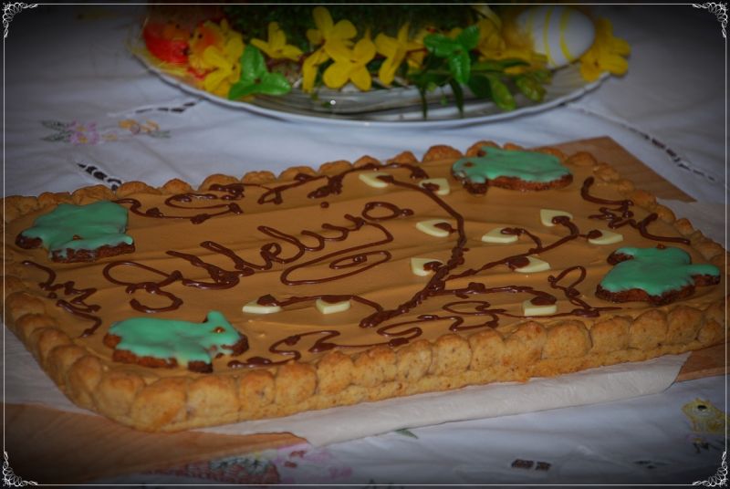 Mazurek orzechowo- kajmakowy Mazurek orzechowo- kajmakowy