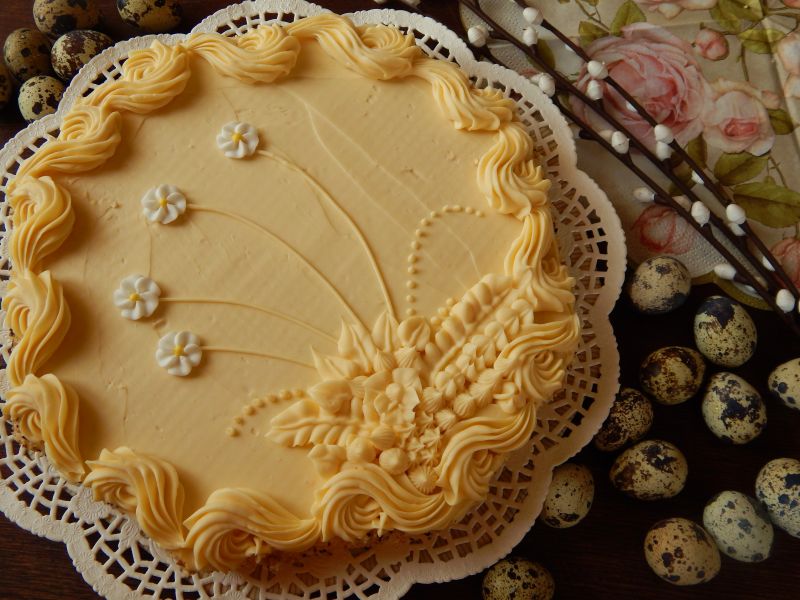 Mazurek waflowy z białą czekoladą